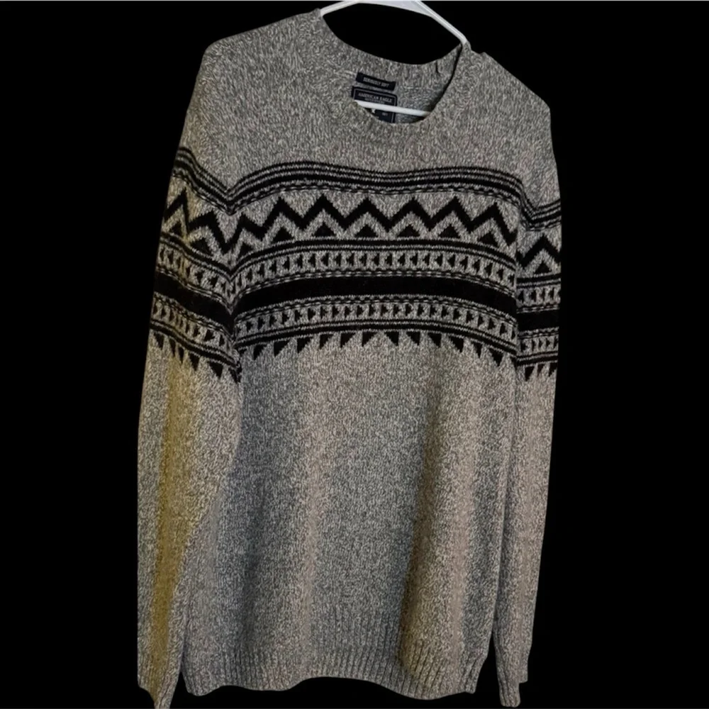 American Eagle Outfitters Black and Gray Crewneck Sweater